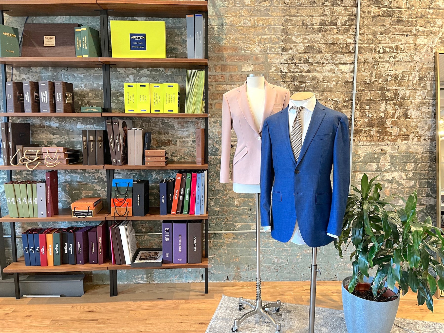 contact Arthur + Lucca